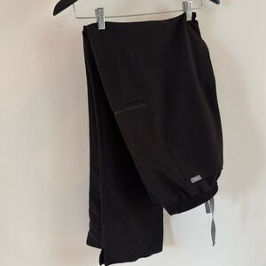 Figs Yola Scrub Pant in Black - L Tall